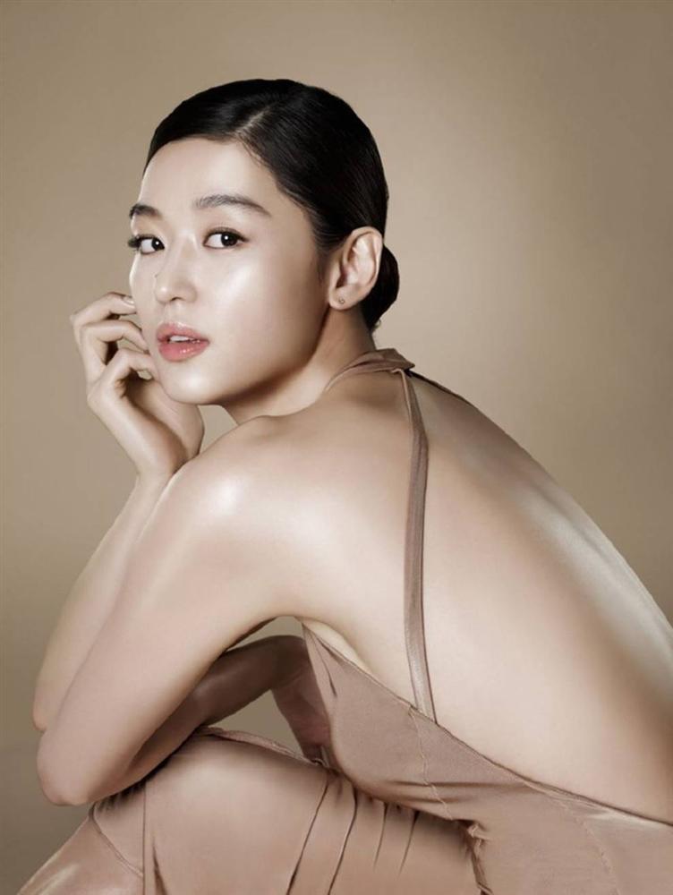 Cô nàng ngổ ngáo Jun Ji Hyun: Ngọc nữ vạn người mê thành con dâu gia tộc tài phiệt Hàn Quốc-17