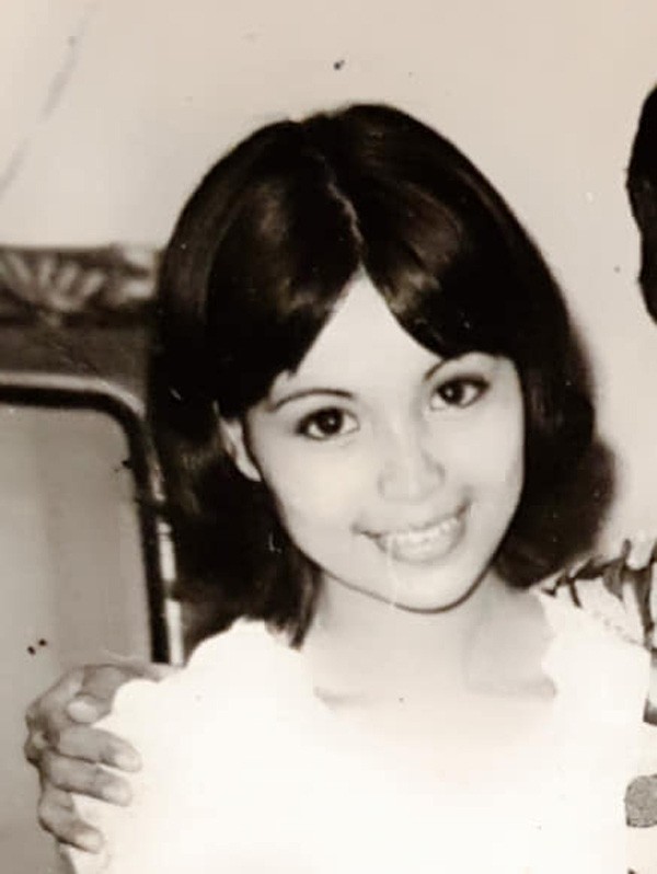 ẢNH HIẾM: Nhìn NSND Lan Hương bây giờ lại nhớ nhan sắc thời trẻ của Em bé Hà Nội-5