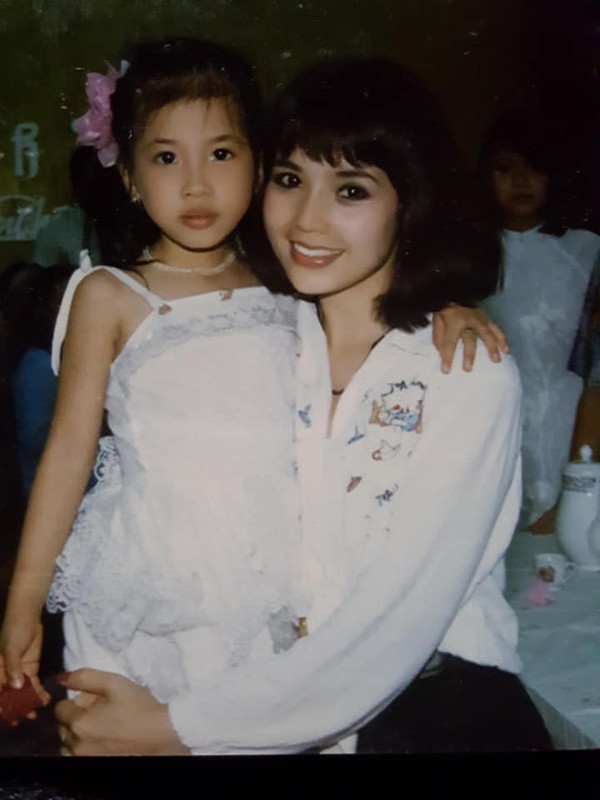 ẢNH HIẾM: Nhìn NSND Lan Hương bây giờ lại nhớ nhan sắc thời trẻ của Em bé Hà Nội-9