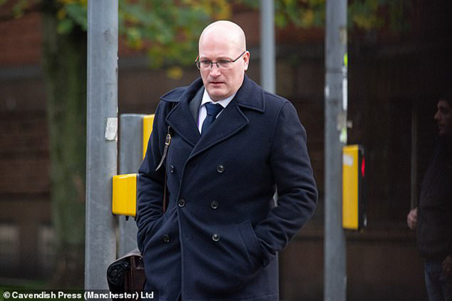 Bỏ mặc vợ mang bầu, bác sĩ đạo mạo vượt đường xa để đến với người tình nhí và hậu quả nặng nề đến ngay sau đó-1