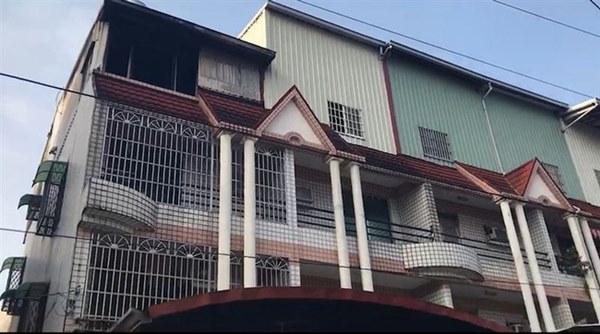 Lắp chuồng cọp quá kiên cố, gia đình 4 người chết cháy trong hỏa hoạn vì không có lối thoát-1