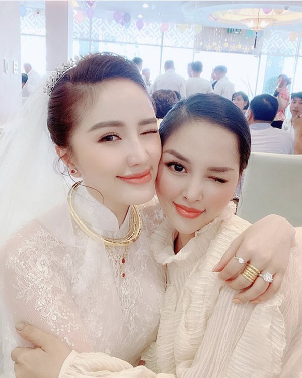 Trang Pilla khoe ảnh với Bảo Thy hậu đám cưới: Chị dâu em chồng thân nhau quá nên giống nhau ghê!-1