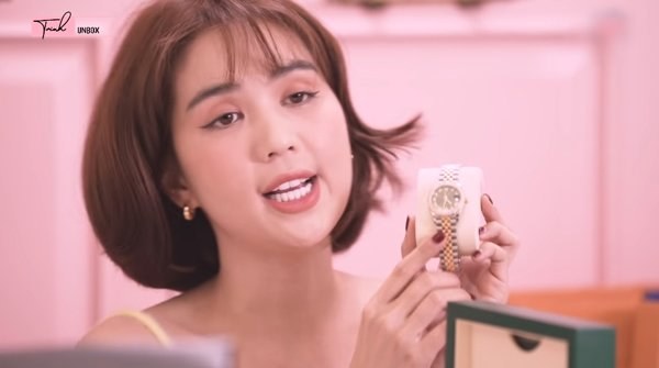 Ngọc Trinh, Phượng Chanel bạo tay sắm hàng hiệu tiền tỷ, mặc thả ga chẳng lo người ta-7