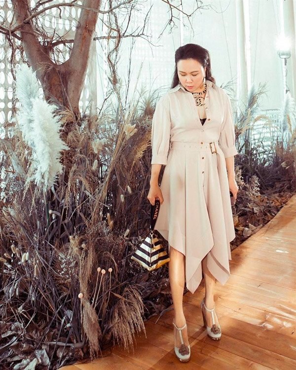 Ngọc Trinh, Phượng Chanel bạo tay sắm hàng hiệu tiền tỷ, mặc thả ga chẳng lo người ta-19
