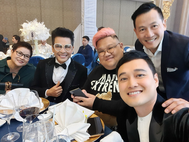 Đám cưới Bảo Thy: Cô dâu diện váy trắng cùng chú rể tiến vào lễ đường, trao nhau nụ hôn ngọt ngào-3