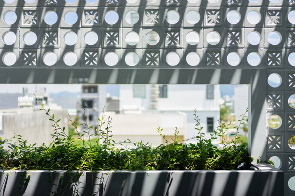 Ngôi nhà Việt nhìn như tổ ong bất ngờ nổi tiếng trên nhiều tạp chí Mỹ-16