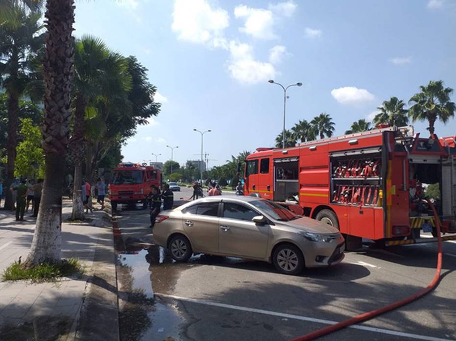 Cháy dữ dội tại tầng hầm biệt thự chứa nhiều ôtô sang của đại gia thép, nhiều tài sản bị thiêu rụi-6