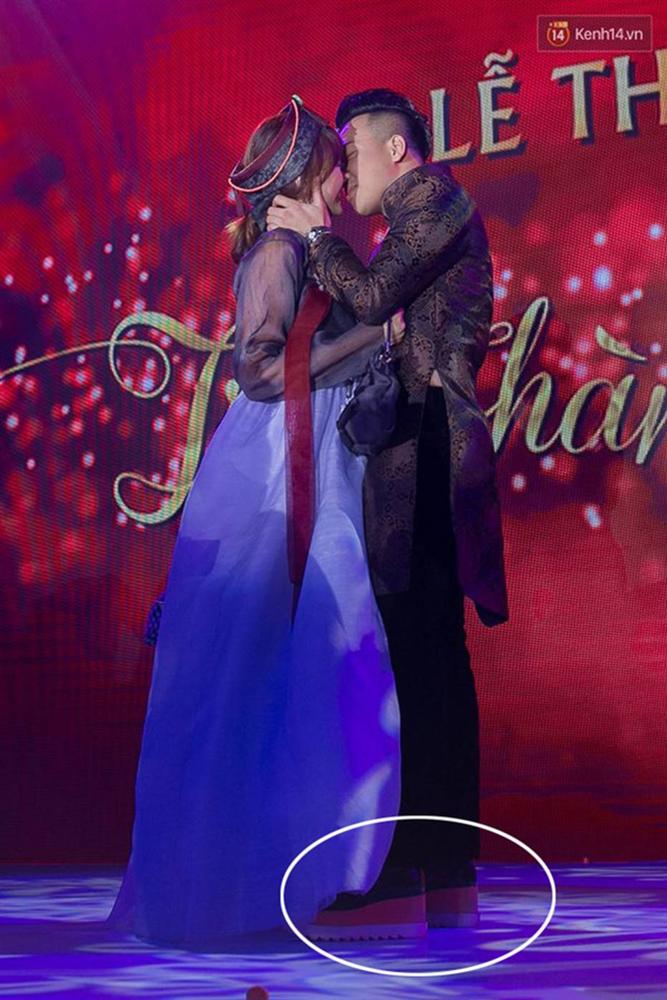 Chú rể bây giờ cũng cần giày độn đế để hack chiều cao, nâng tầm phong độ khi sóng đôi cùng cô dâu trong ngày cưới-1