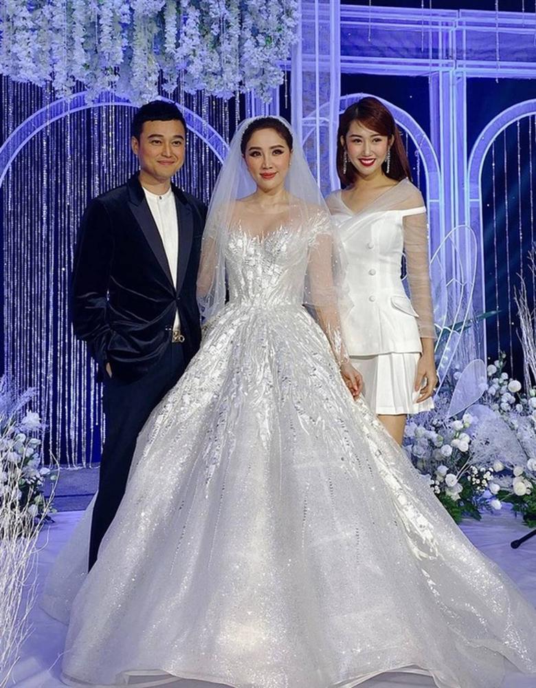 Chú rể bây giờ cũng cần giày độn đế để hack chiều cao, nâng tầm phong độ khi sóng đôi cùng cô dâu trong ngày cưới-17