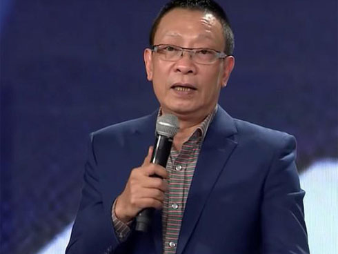 NSND Hồng Vân: Quyền Linh lả lơi với người khác rồi nhờ tôi nhắn tin bảo vợ mình là chương trình nó thế-6