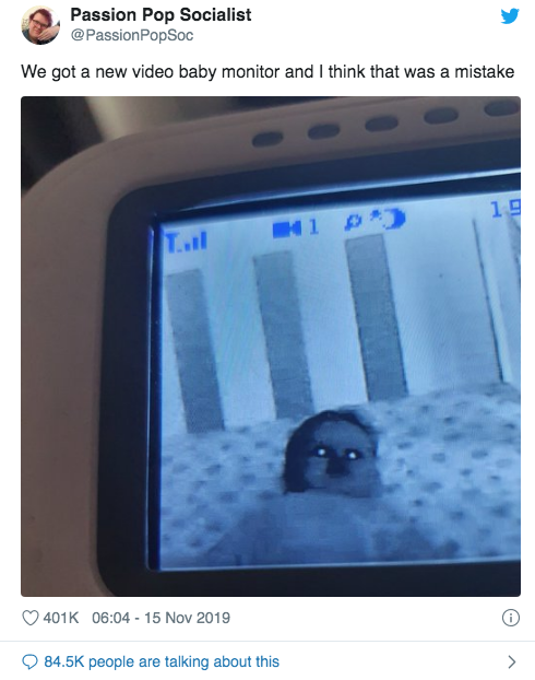 Lắp camera phòng ngủ của con nhỏ, bố mẹ hoảng hồn khi nhìn thấy hình ảnh máy quay thu được-1