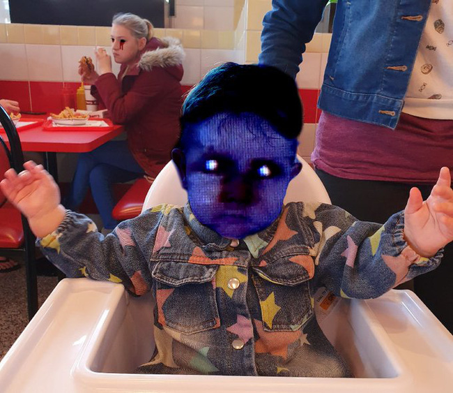 Lắp camera phòng ngủ của con nhỏ, bố mẹ hoảng hồn khi nhìn thấy hình ảnh máy quay thu được-3