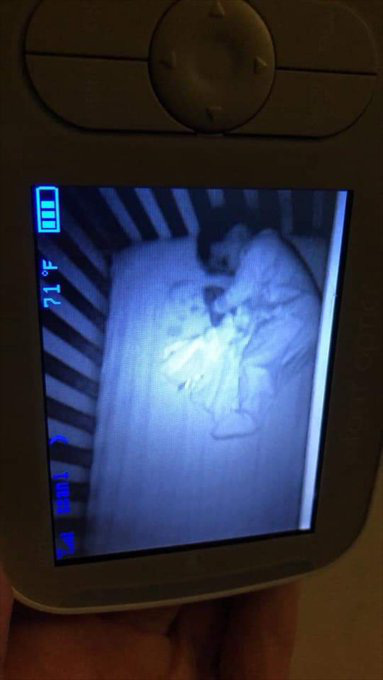 Lắp camera phòng ngủ của con nhỏ, bố mẹ hoảng hồn khi nhìn thấy hình ảnh máy quay thu được-6