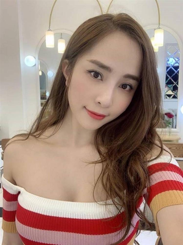 Gái ngành hot nhất màn ảnh Việt đời thực mặc hot hơn trên phim-15