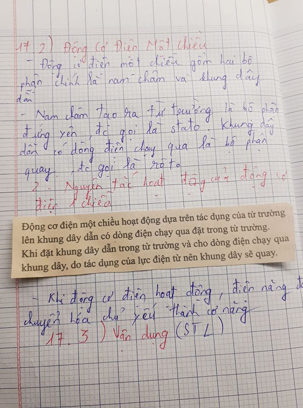 Cô giáo bảo về nhà chép lý thuyết vào vở, nam sinh lười quá... cắt luôn sách dán vào cho nhanh-1