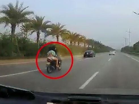 Đi xe máy vào khu vực cấm ở Nội Bài, người phụ nữ thiệt mạng