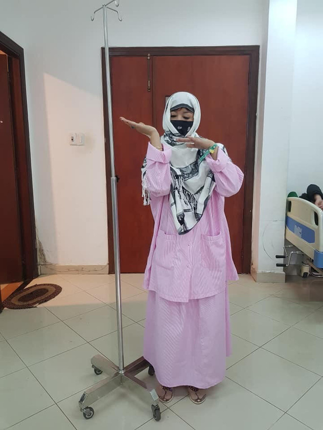 Chân dung bà mẹ U50 siêu hài, nằm viện vẫn cà khịa” bạn cùng phòng cười đến mức phải đi… khâu lại vết mổ-1