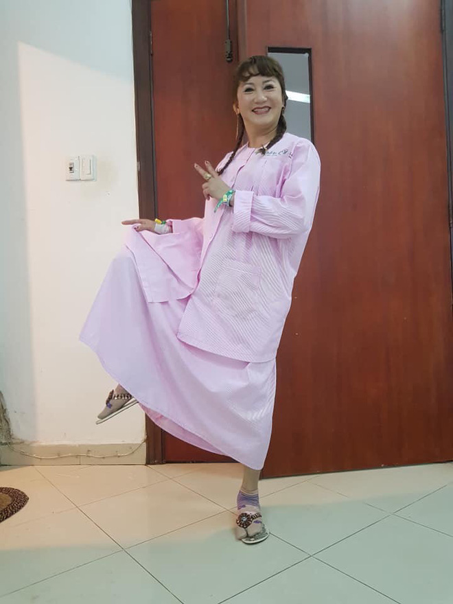 Chân dung bà mẹ U50 siêu hài, nằm viện vẫn cà khịa” bạn cùng phòng cười đến mức phải đi… khâu lại vết mổ-2