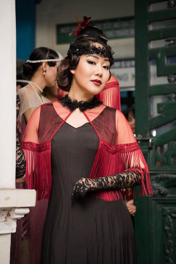 Ngô Phương Lan bất ngờ diễn mở màn show thời trang dù mới sinh con 8 tháng-5