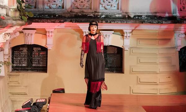 Ngô Phương Lan bất ngờ diễn mở màn show thời trang dù mới sinh con 8 tháng-6