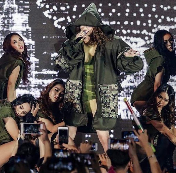 Hồ Ngọc Hà đổi gu, ăn mặc cồng kềnh, trúc trắc, không ai dám đụng hàng-11