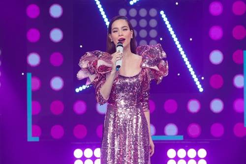 Hồ Ngọc Hà đổi gu, ăn mặc cồng kềnh, trúc trắc, không ai dám đụng hàng-4