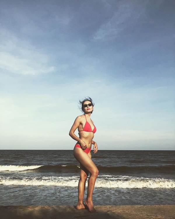 Loạt ảnh bikini nóng bỏng mắt’ của ca sĩ Phương Linh-8