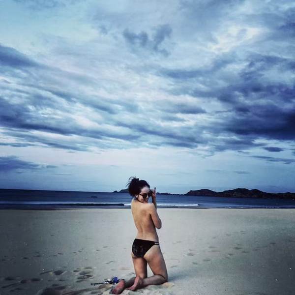 Loạt ảnh bikini nóng bỏng mắt’ của ca sĩ Phương Linh-11