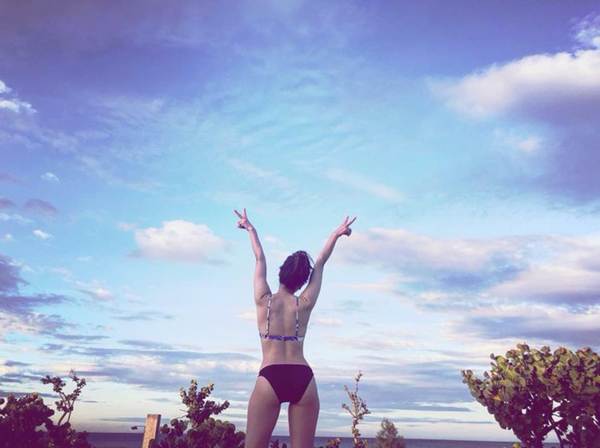 Loạt ảnh bikini nóng bỏng mắt’ của ca sĩ Phương Linh-12