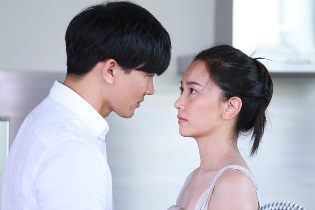 Mặc kệ chị dâu khóc lóc, mẹ tôi đuổi đi rồi đón cô gái khác về nhà, 1 tháng sau tôi ngỡ ngàng hiểu ra khi vô tình nghe được một cuộc điện thoại-2