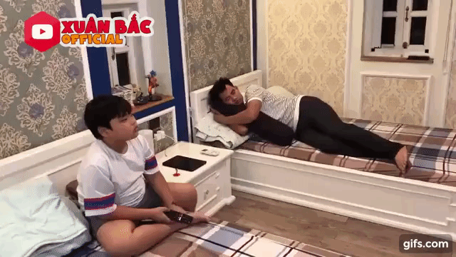 Xin con trai tắt tivi để ngủ 15 phút trước khi đi diễn, Xuân Bắc nhận câu trả lời bất ngờ-1