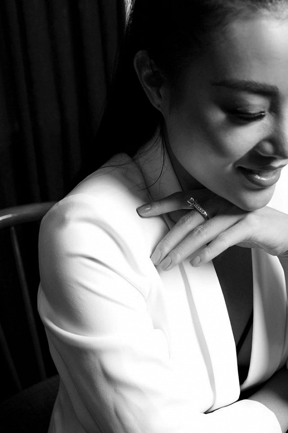 Diễn viên Thanh Hương táo bạo lộ nội y trong bộ ảnh đen trắng-4