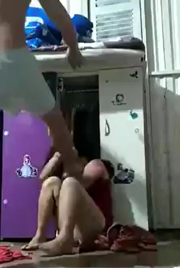 Kinh hoàng clip chồng đặt điện thoại quay cảnh đánh đập vợ như kẻ thù chỉ vì... vợ đi sinh nhật bạn về muộn-5