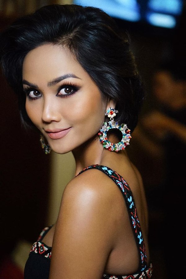 Bị chê nhan sắc ngày càng đơ cứng giống búp bê Ken, HHen Niê phản bác đầy thông minh và khéo léo-4