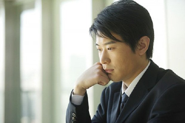 Bạn gái mặc quần ngắn cũn đi làm, tôi chết lặng nghe âm thanh đó từ phòng giám đốc-2