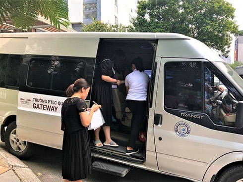 Từ chuyện bé trai tử vong trên xe đưa đón trường Gateway đến những chuyến xe tử thần: Khi nào người lớn mới đủ trách nhiệm với sự an toàn của trẻ?-4