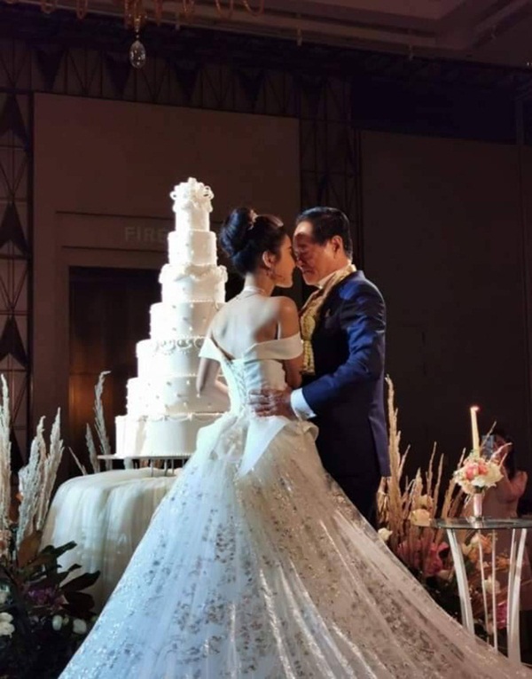 Chuyện hi hữu: Cô nàng 20 tuổi nên duyên cùng trai tân 70 tuổi, hôn lễ xa hoa bậc nhất, hồi môn lên tới 15 tỷ-4