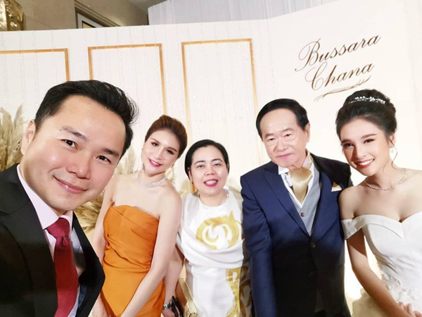 Chuyện hi hữu: Cô nàng 20 tuổi nên duyên cùng trai tân 70 tuổi, hôn lễ xa hoa bậc nhất, hồi môn lên tới 15 tỷ-5