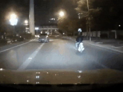 Xe bán tải tông vào xe bán hàng do tài xế ngủ gật-1