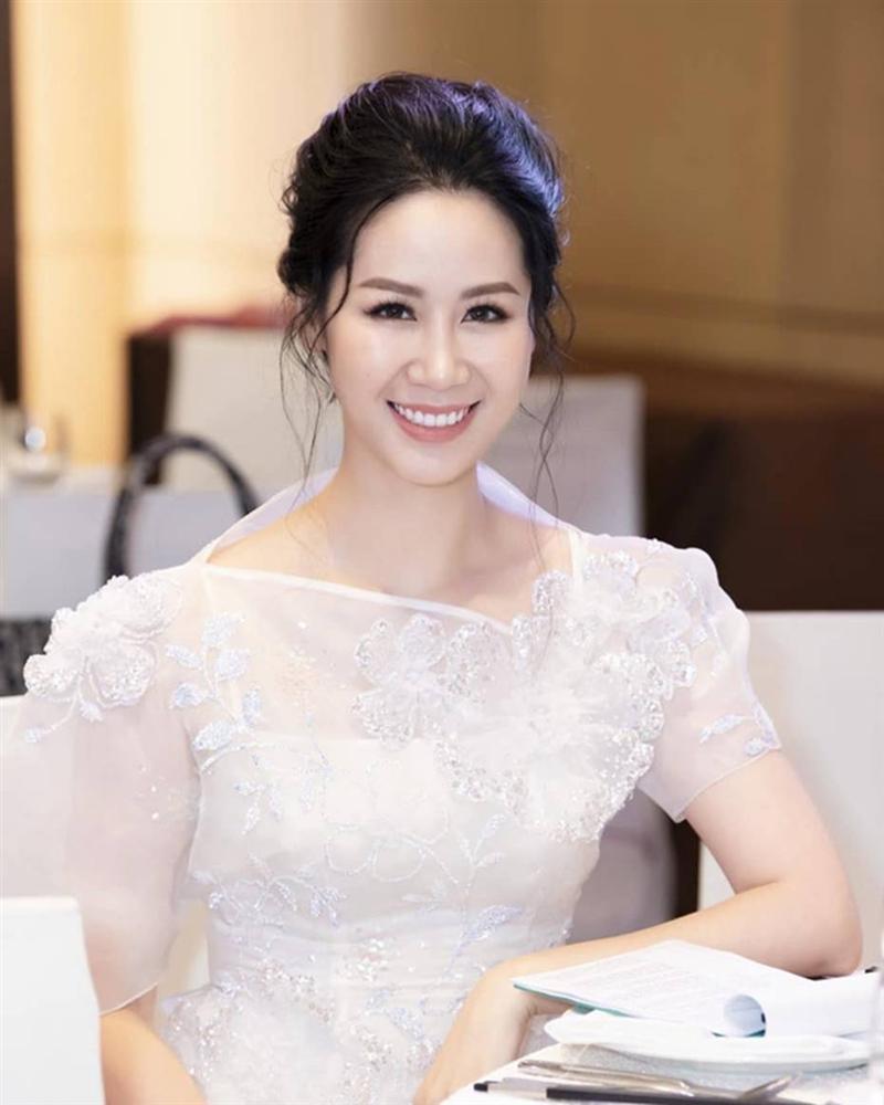 Dàn sao Việt đình đám khiến dân tình choáng váng vì sinh ra trong gia đình học thức, bố mẹ đều là giáo viên, giáo sư, tiến sĩ nổi tiếng-10