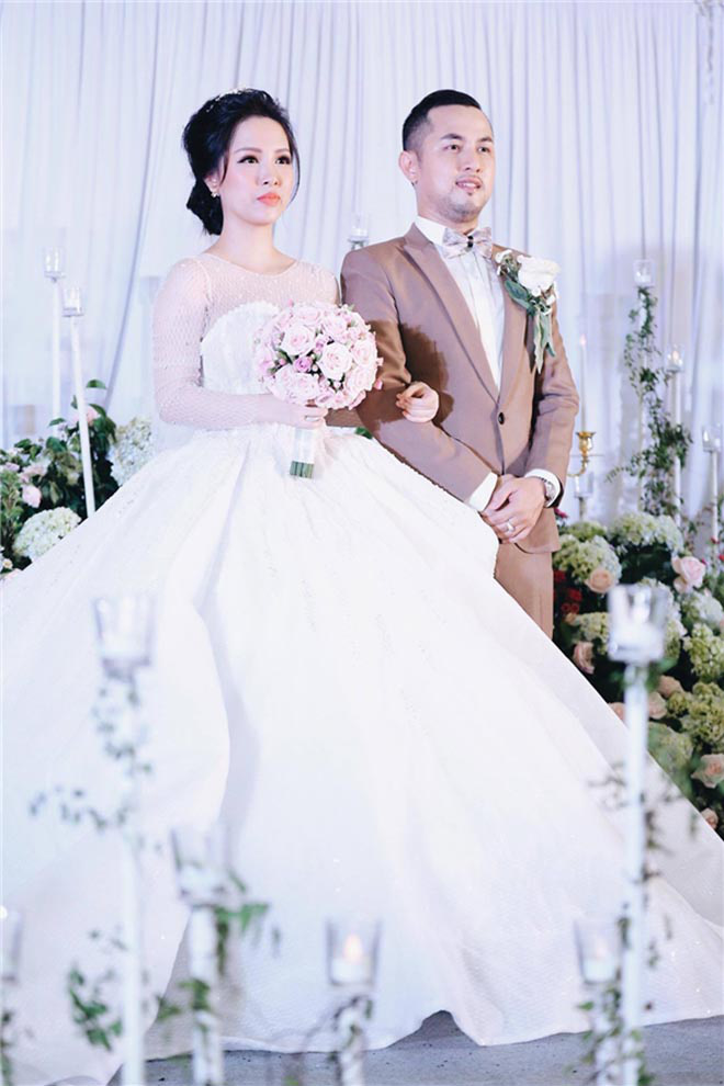 So sánh độ chịu chơi giữa đám cưới Bảo Thy và anh trai ruột-8