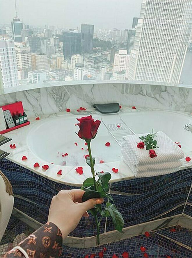 So sánh độ chịu chơi giữa đám cưới Bảo Thy và anh trai ruột-5