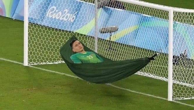 Ngập ảnh chế trận Việt Nam - Thái Lan trên mạng-6