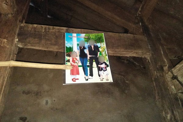 Vụ 3 bố con treo cổ tự tử ở Tuyên Quang: Lộ bức ảnh vợ với trai lạ âu yếm nhau trên facebook?-2