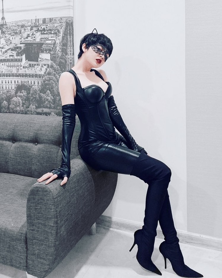 Bảo Anh cắt tóc tém, mặc gợi cảm sau chia tay Hồ Quang Hiếu-14