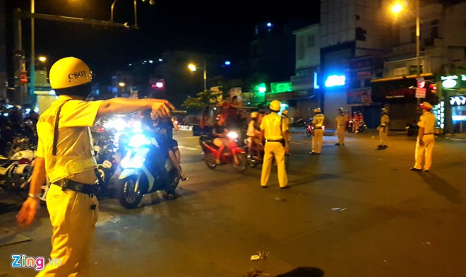 Cấm đường ở trung tâm TP.HCM để người dân cổ vũ trận VN - Thái Lan-1