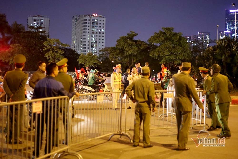 An ninh dày đặc quanh SVĐ Mỹ Đình trước trận Việt Nam vs Thái Lan-5