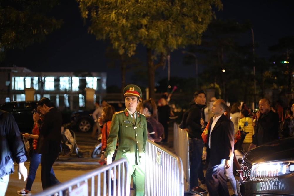 An ninh dày đặc quanh SVĐ Mỹ Đình trước trận Việt Nam vs Thái Lan-9