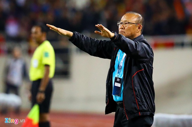 Văn Lâm cản phá 11 m, Việt Nam hòa Thái Lan ở vòng loại World Cup-4