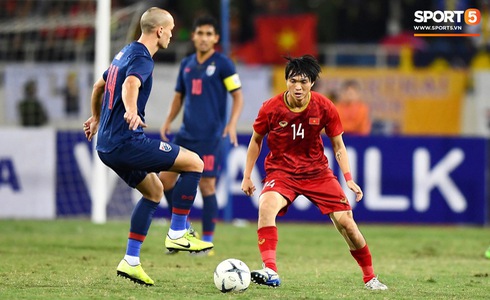 Văn Lâm cản phá 11 m, Việt Nam hòa Thái Lan ở vòng loại World Cup-1